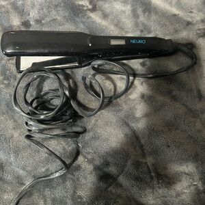 Neuro Black Hair Straightener